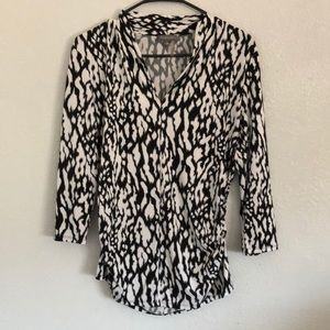 Poly spandex black and white shirt w/shirred sides